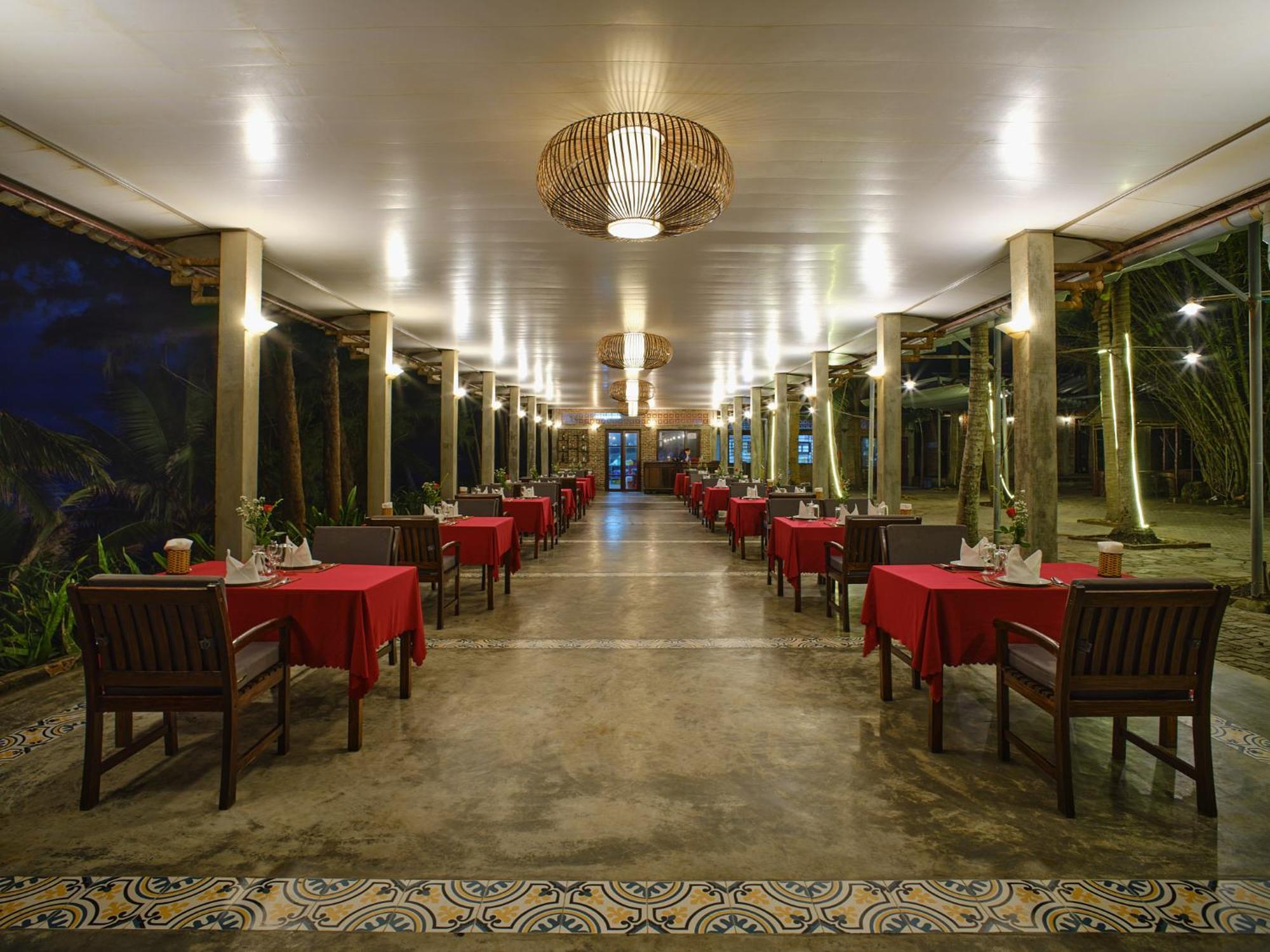 Lang Co Beach Resort Exterior photo